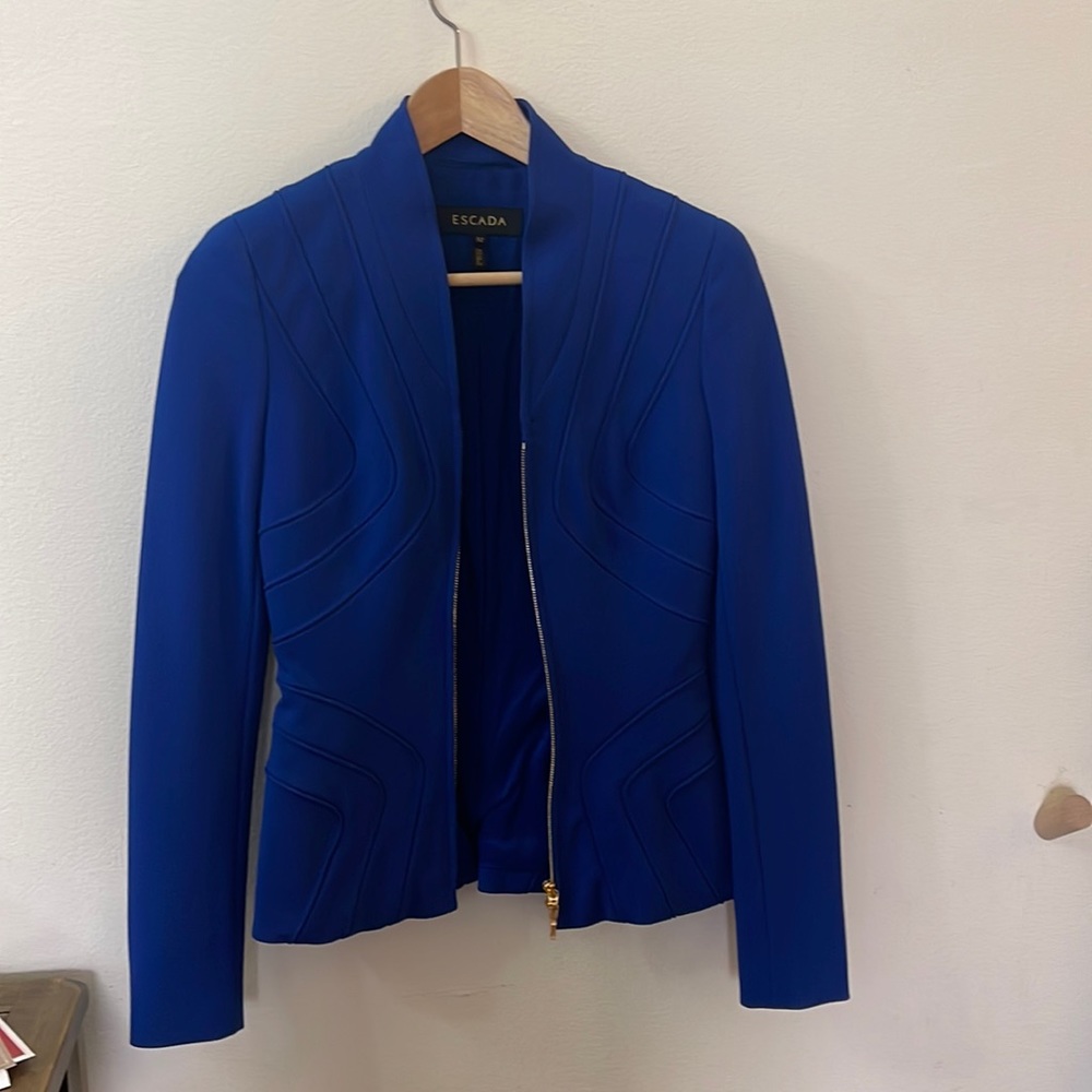 Escada scuba blazer size 32